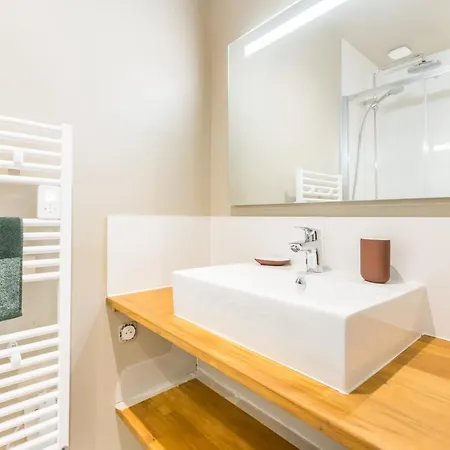 Luxueux Design 4 Ch Climatise *